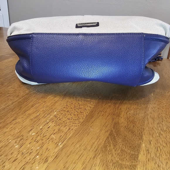 Coach Avy Canvas Hobo Natural and Indigo NEW with tags - Picture 4 of 8